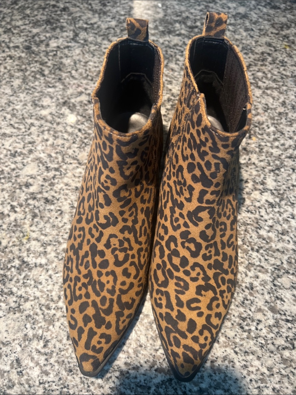 Marc Fisher leopard print pointed toe block heel ankle boots 8 date night fall - Picture 5 of 10